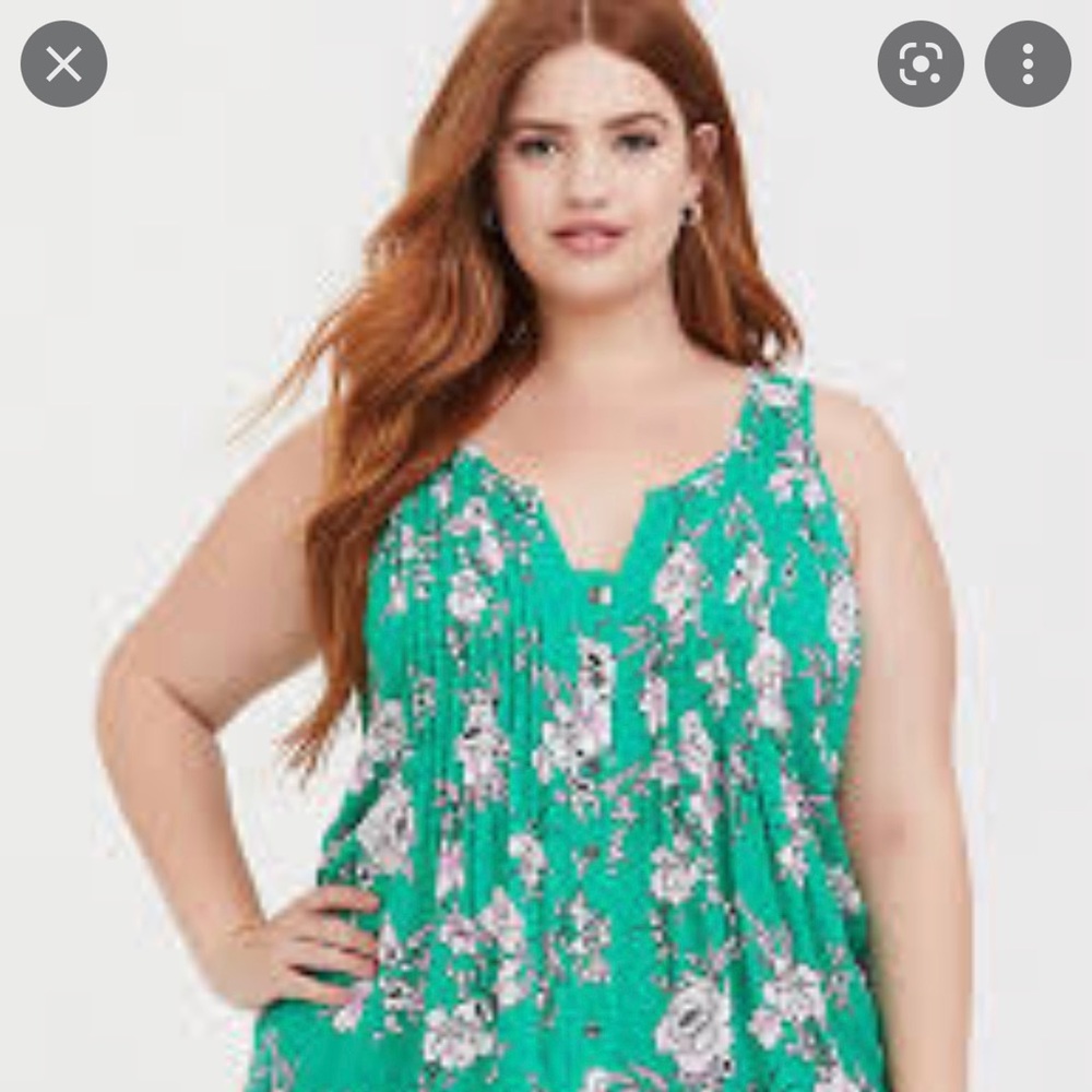 Torrid Green Floral Pintuck Pleat Tank